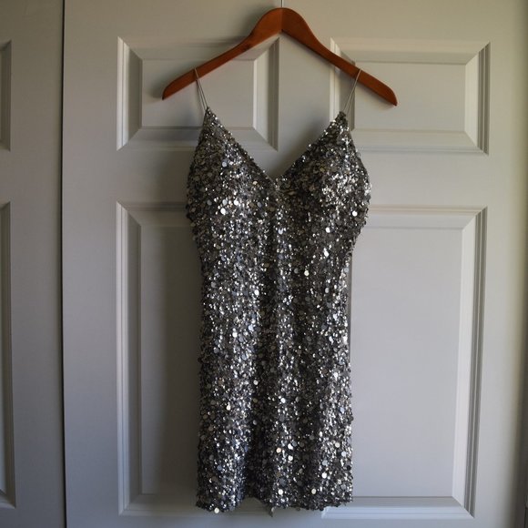 Adrianna Papell Dresses & Skirts - Sparkly Silver Cocktail Dress